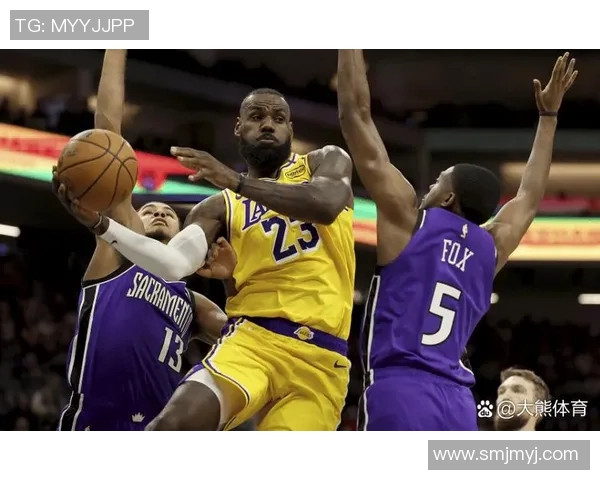 灰熊与凯尔特人激战正酣NBA赛季精彩对决引发球迷热议